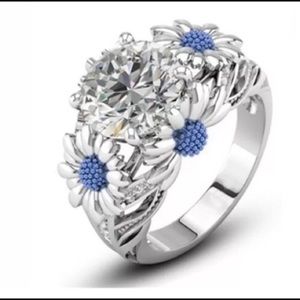 Beautiful daisy ring